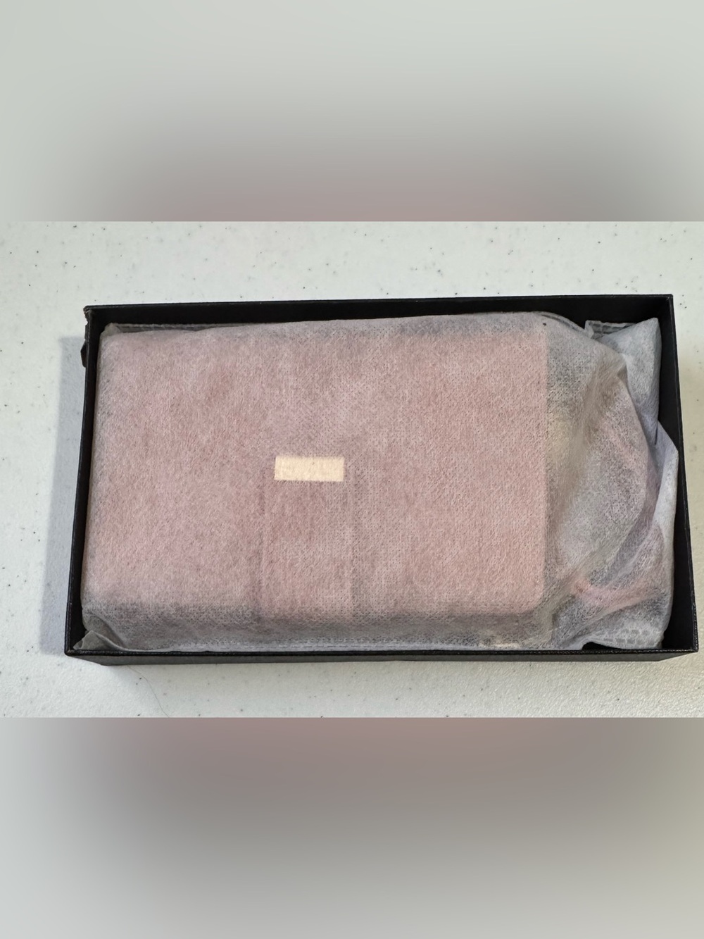 HUANLANG Passport Holder AirTag Passport Wallet Light Pink New - Picture 2 of 11